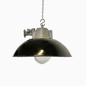 Lámpara colgante industrial de esmalte negro y hierro fundido, años 60