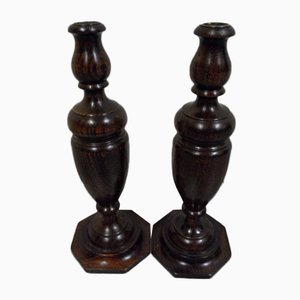 Antike englische Kerzenhalter aus Holz, 2er Set