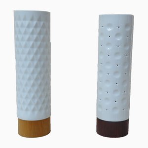 Lámparas de mesa minimalistas pequeñas de madera con pantallas de porcelana de Wallendorfer Porzellanmanufaktur, años 60. Juego de 2