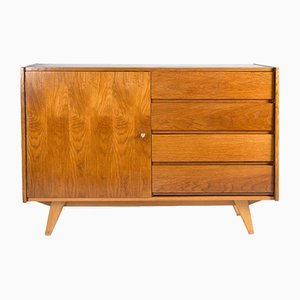 Mueble modelo U-458 de Jiří Jiroutek