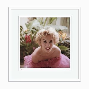 Eva Gabor enmarcada en blanco de Slim Aarons