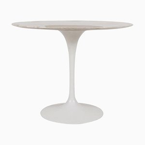 Tavolo Tulip di Eero Saarinen per Knoll International