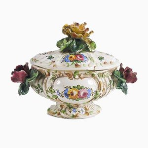 Sopera / centro de mesa multicolor de cerámica con decoraciones florales pintadas a mano de BottegaNove, años 40