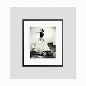 Grace Kelly Archival Pigment Print in Schwarz von Bettmann