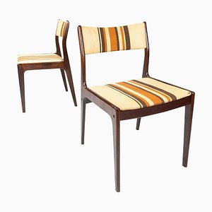 Dänische Stühle aus dunklem Holz, 1960er, 2er Set