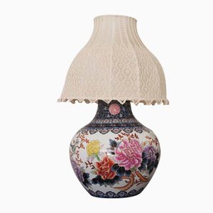 Lampada da tavolo a forma di vaso con paralume ricamato a mano, Cina, anni '50