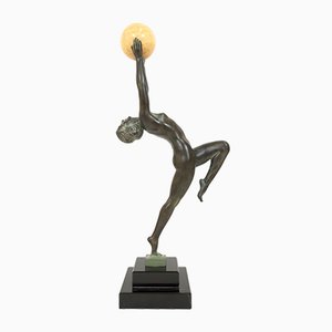 Jeu Dancer Skulptur mit Onyxkugel von Max Le Verrier