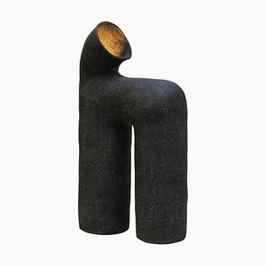 Lámpara de mesa de gres en negro de Elisa Uberti