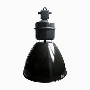 Lámpara colgante de fábrica industrial Mid-Century esmaltada en negro