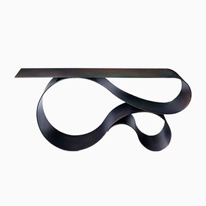 Consolle Whorl in alluminio verniciato a polvere nero iridescente di Neal Aronowitz
