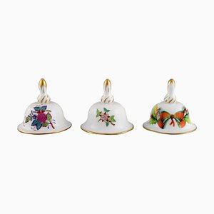 Campanas de mesa de porcelana pintada a mano con flores de Herend, años 80. Juego de 3