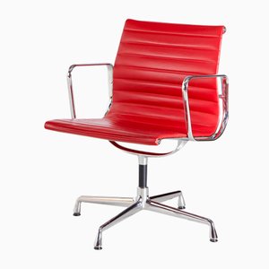 Sedia da ufficio modello Ea108 di Charles & Ray Eames