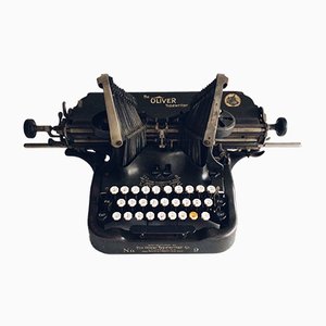 Máquina de escribir Qwerty No. 9 estadounidense de Oliver of Chicago, 1904-1913