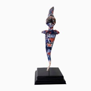 Giulio Tucci, Pulci Arlecchino, escultura de porcelana pintada