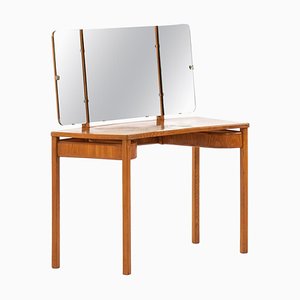 Table Console Vanity par Carl-Johan Boman pour Boman Oy, Finlande