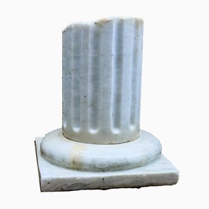 Columna de mármol clásica antigua