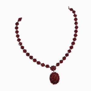 Necklace With Garnets