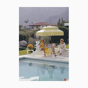 Nelda and Friends, Palm Springs, Slim Aarons, 20. Jahrhundert, Kaufmann House