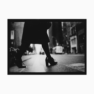 Untitled #14 da New York, White and White, Street Photography, Legs 2017-2019