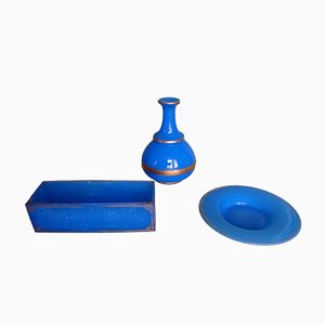 Blaue Opalglas Schale, Flasche und Teller mit Goldverzierung, 3er Set