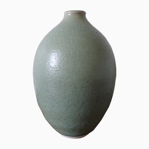Celadon Porzellan Vase in Taizé von Daniel De Montmollin