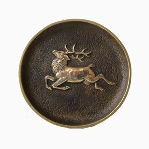 Plato Art Déco de bronce con ciervo de Crown Copenhagen, años 30