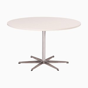 Circular White Dining Table by Arne Jacobsen for Fritz Hansen