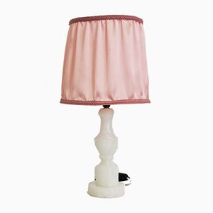 Lampada da tavolo in marmo bianco con paralume rosa, anni '50