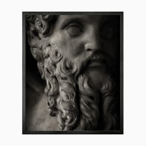 Statuesque 10, Gerahmte Medium Bedruckte Leinwand von Mineheart