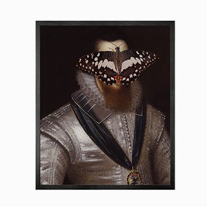 Retrato de mariposa en blanco y negro sobre hombre grande de Mineheart