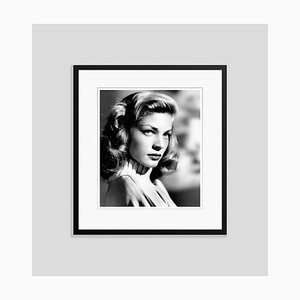 Lauren Bacall Archival Pigment Print enmarcado en negro