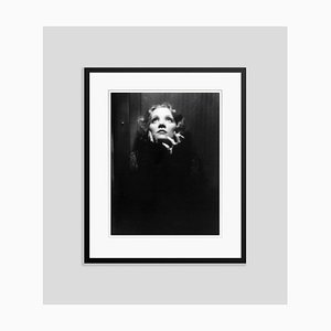 Marlene Dietrich Archival Pigment Print Encadré en Noir