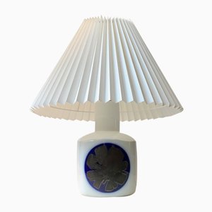 Lampada da tavolo modernista in porcellana con decorazione blu di Bing & Grøndahl, anni '70