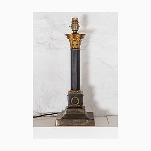 Vintage Korinthische Säulen Tischlampe aus Messing mit Geriffelter Säule aus Schwarzer Emaille