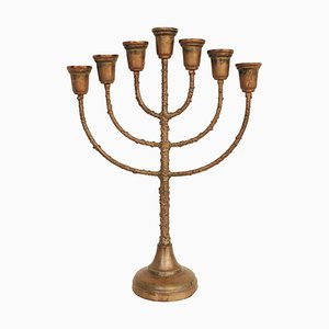 Menorah Juive Brutaliste