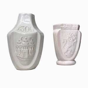 Jarrones conmemorativos antiguos de cerámica blanca de Hermann August Kähler, 1900s. Juego de 2