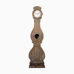 Reloj sueco rococó alargado de pino, siglo XIX