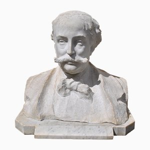 Busto de mármol, caballero con bigote, siglo XIX