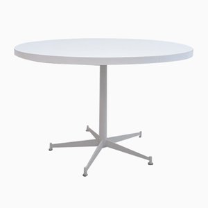 Esstisch mit weißer Tischplatte von Thonet