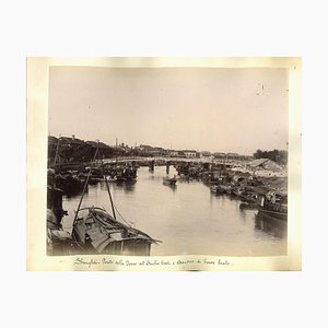 Desconocido, Views of Shanghai, Albumen Print, década de 1890. Juego de 2