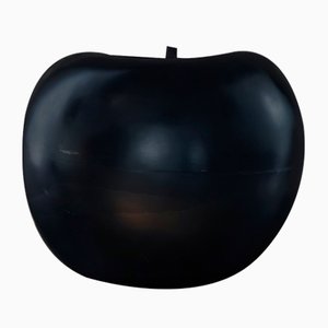 Apfel aus Keramik und Eisen