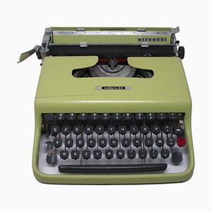 Mintgrüne Lettera 22 Schreibmaschine von Olivetti