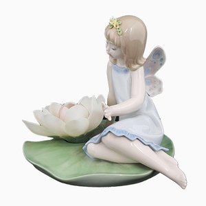 Model 6645 Lladro Figurine Lilypad Love Angel