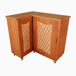 Mueble esquinero de madera y ratán, años 60