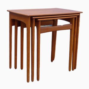 Tavolini nr. 13 a forma di barca in teak, Danimarca, anni '60, set di 3