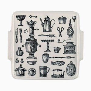 Arabisches Porzellan Tablett mit Küchenutensilien