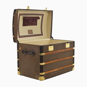 Leder und Messing Truhe von Moynat