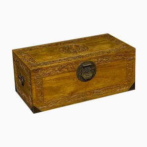 Baúl de alcanfor de mediados del siglo XX