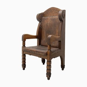Sedia da trono massiccia in stile storicista, fine XIX secolo