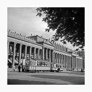 Ligne de Tramway No.2 Devant le Palais Koenigsbau, Stuttgart, Allemagne, 1935